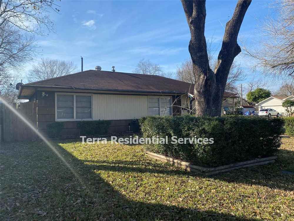 1507 Pugh Dr - Photo 3 of 8