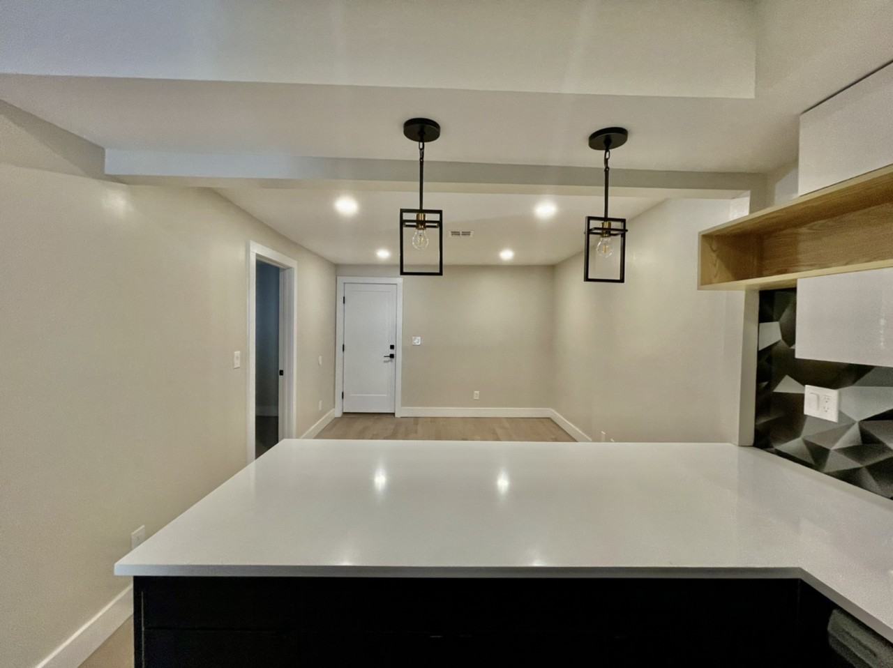 102 Pennington St - Photo 2 of 10