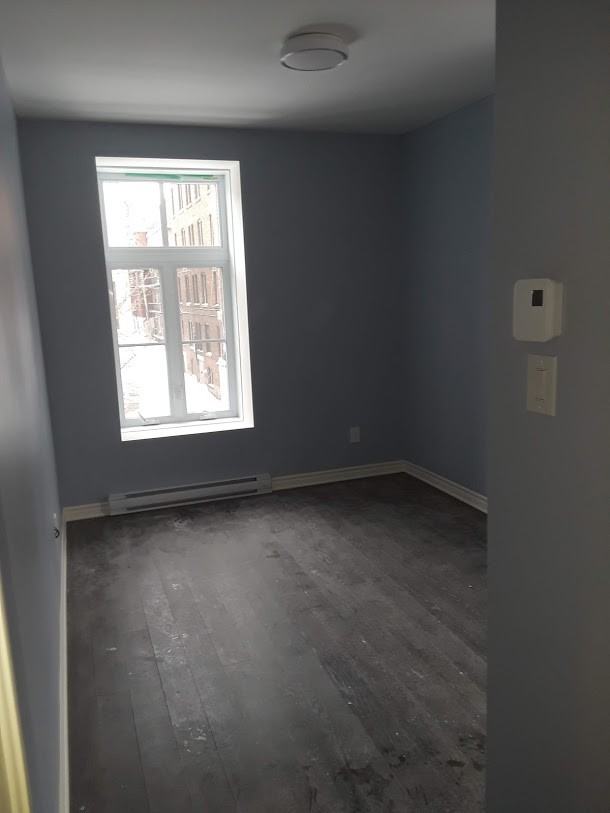 470 Rue Prince Arthur Ouest #2 - Photo 2 of 4