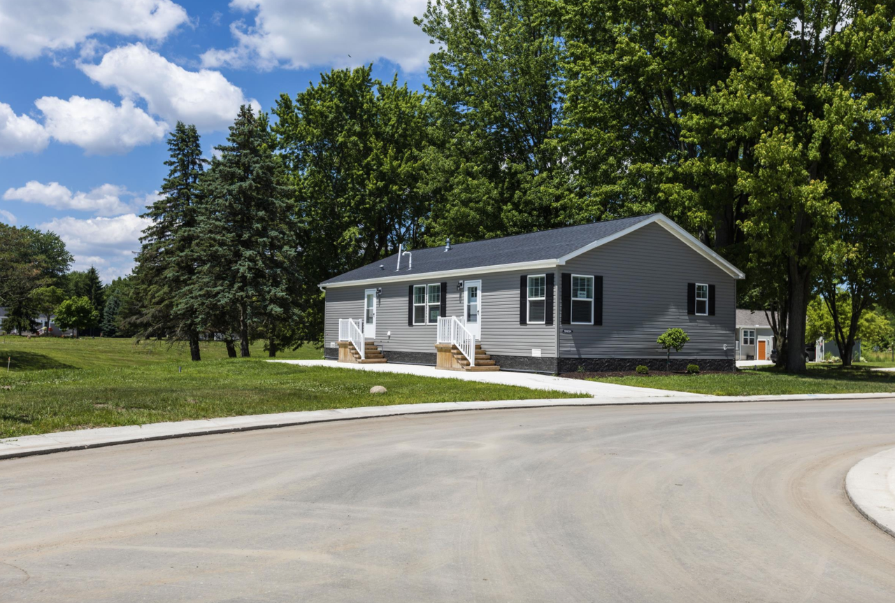 Admirals Cove Homes 10470 Dixie Hwy, Ira, MI 48023 Zumper