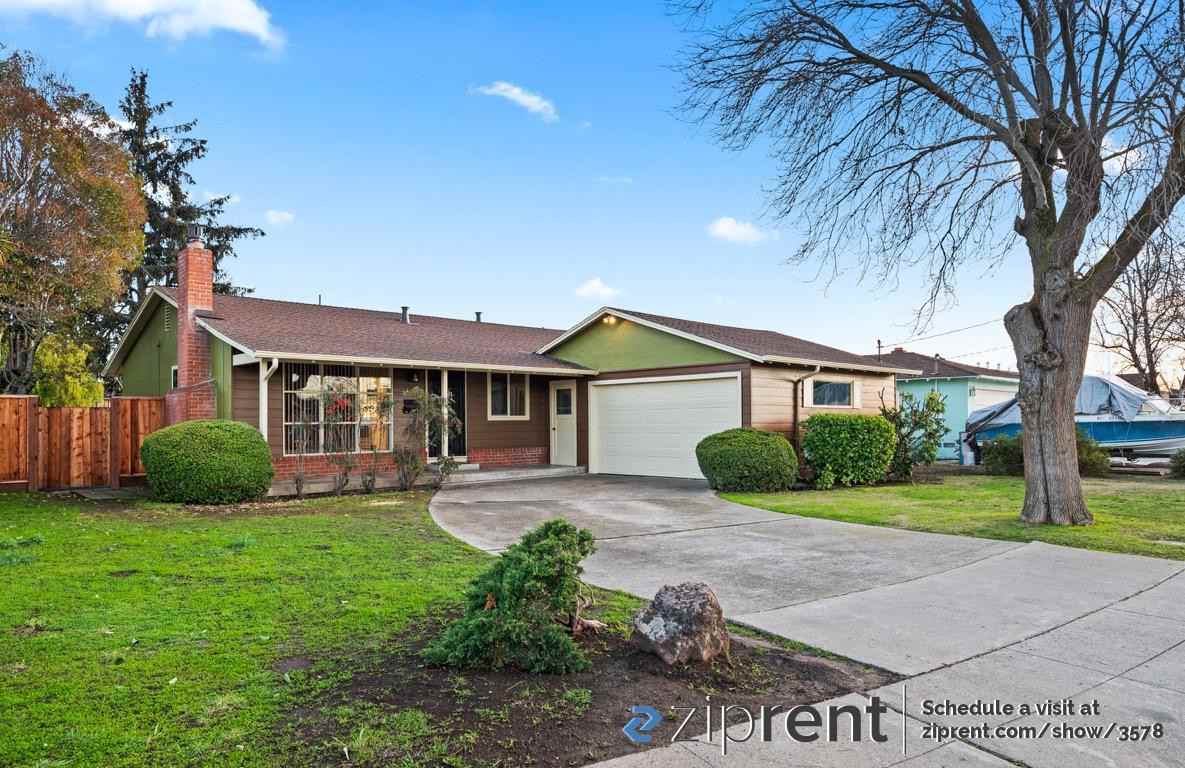 1660 Arena St - Photo 2 of 20