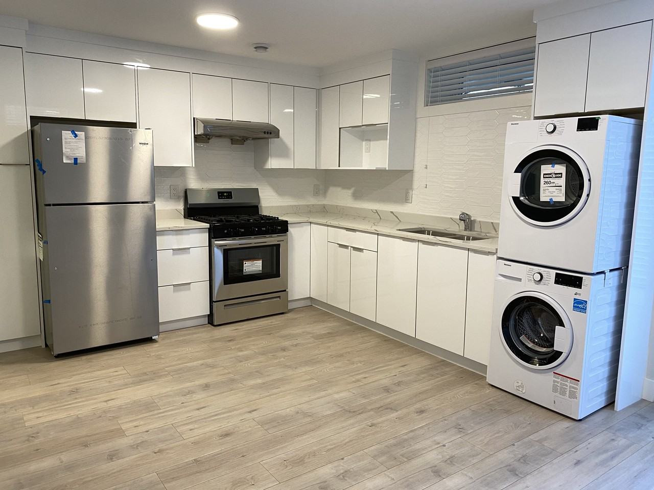 Bonnyvale Ave & Stirling St - Photo 4 of 16