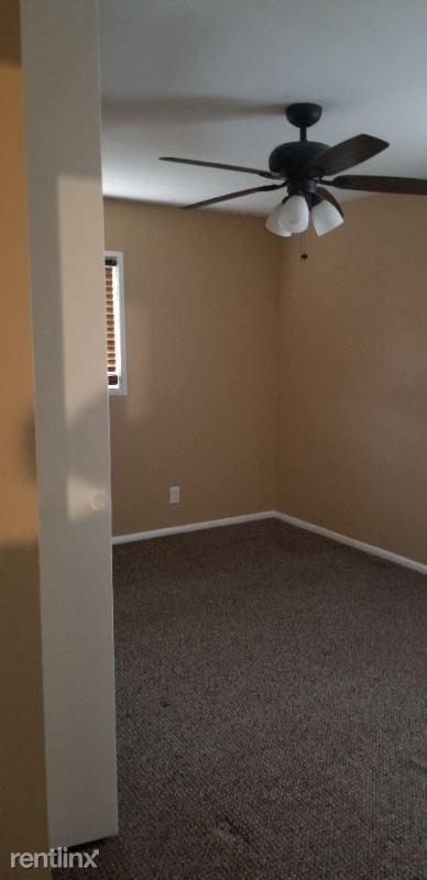 3877 Strathmore Dr - Photo 3 of 9