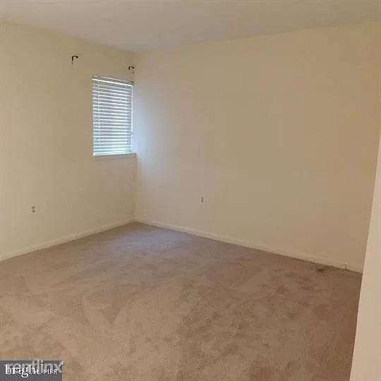 7716 7716 Hanover Pkwy T4 - Photo 3 of 13