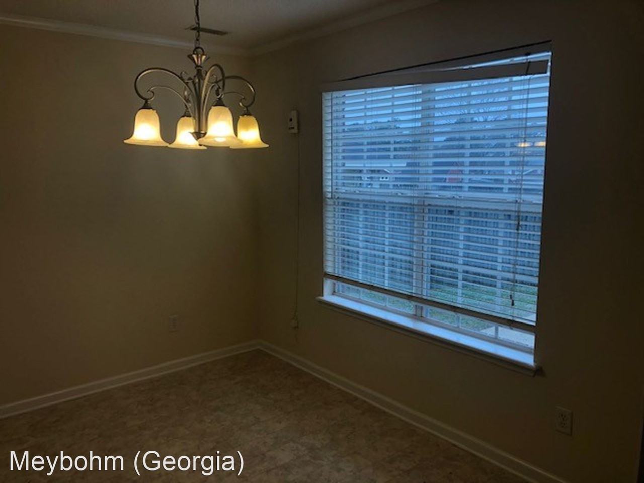 543 Jackson St - Photo 3 of 12