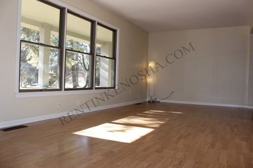 1016 97th St - Photo 2 of 21