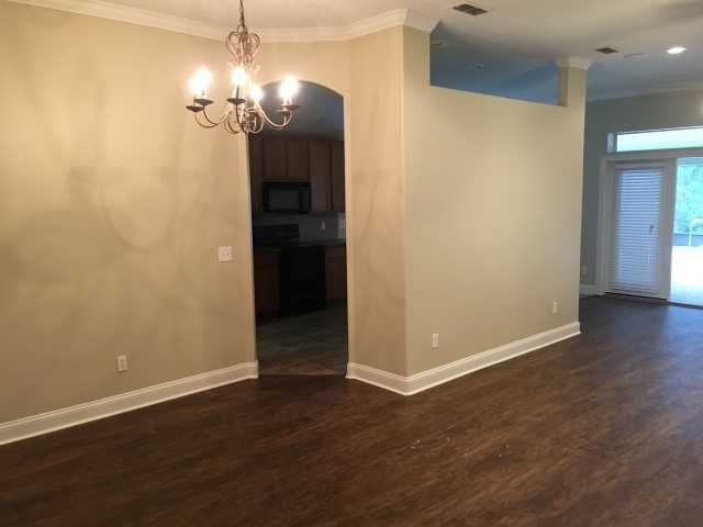 4632 Peele St - Photo 3 of 20