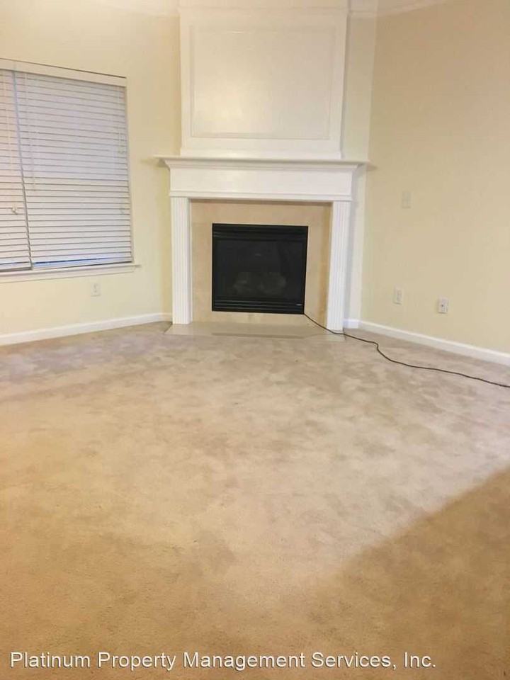 296 Azalea Cir - Photo 3 of 24