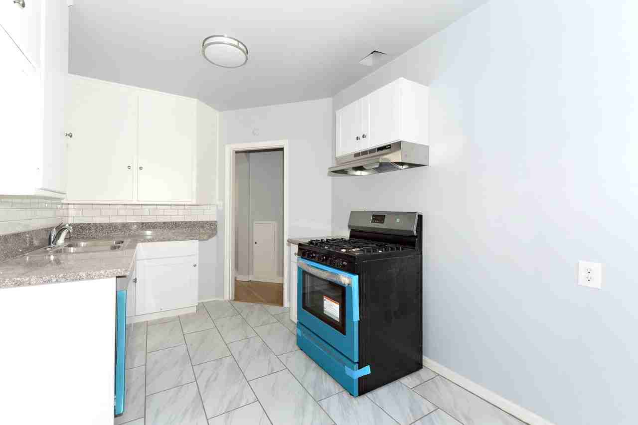 4052 Chevy Chase Drive #4 - Photo 5 of 8