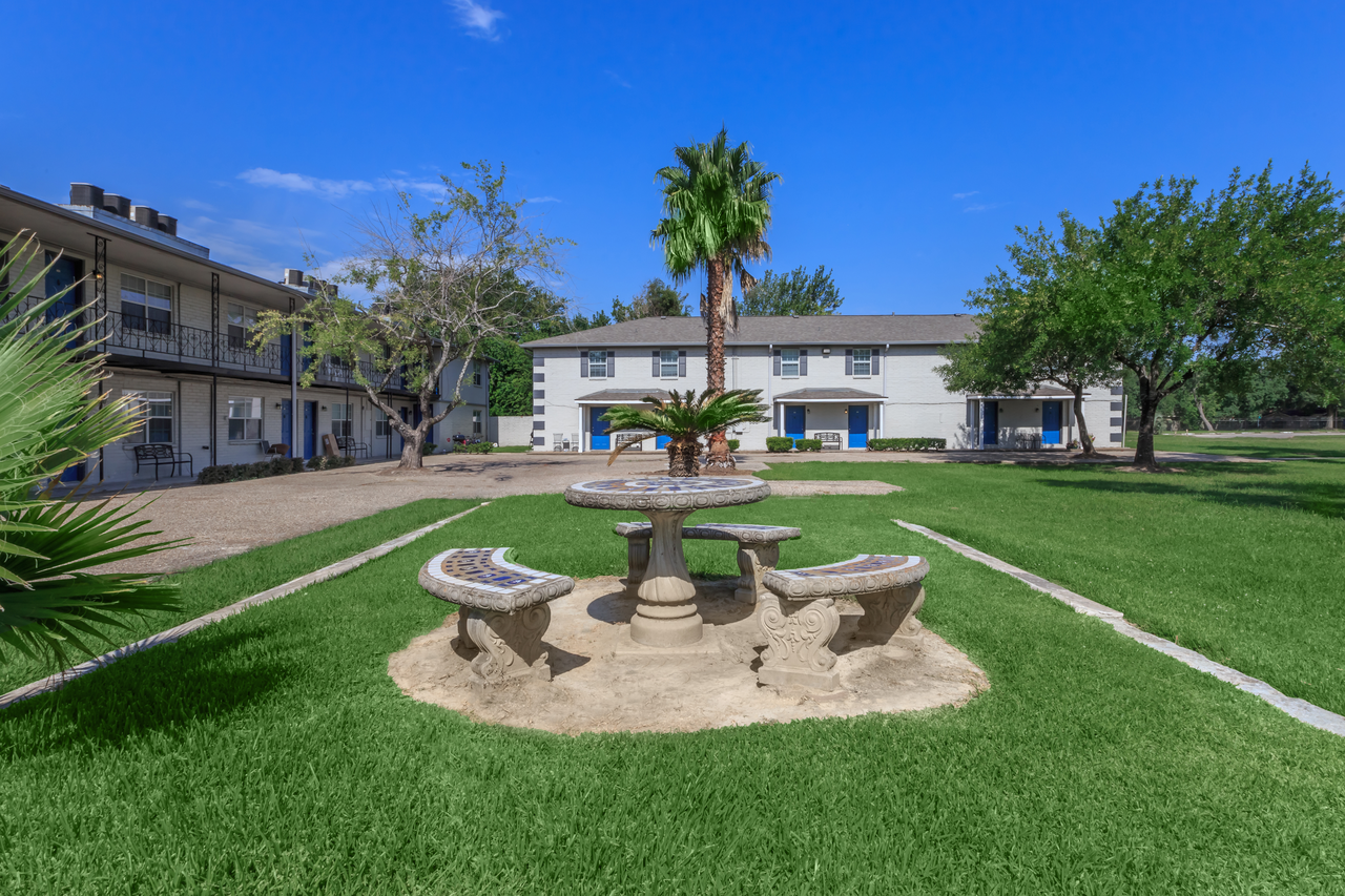 Villas At The Palms - Photo 6 of 39