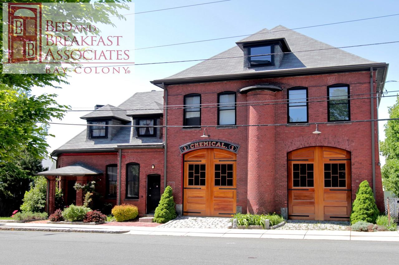 Fuller St & Ashland St