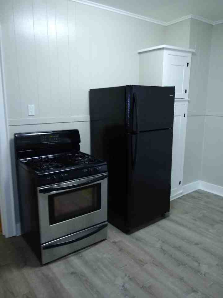 19 Sheffield Ave - Photo 3 of 33