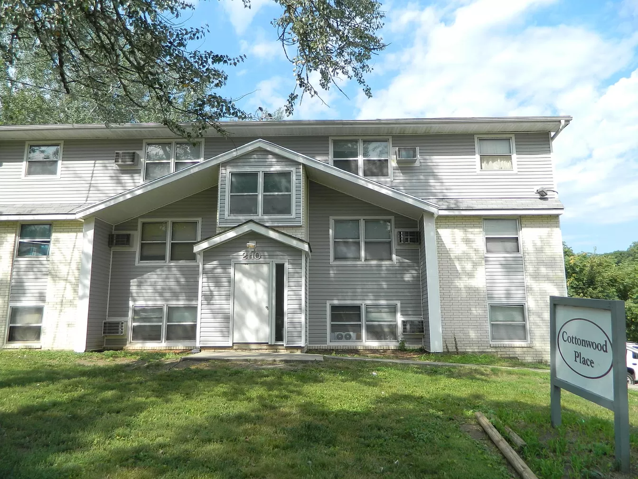 2110 26th St Unit 6 - Photo 3 of 10