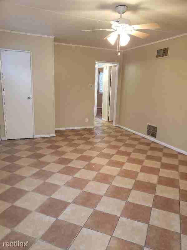 2215 Martha Ave - Photo 3 of 9