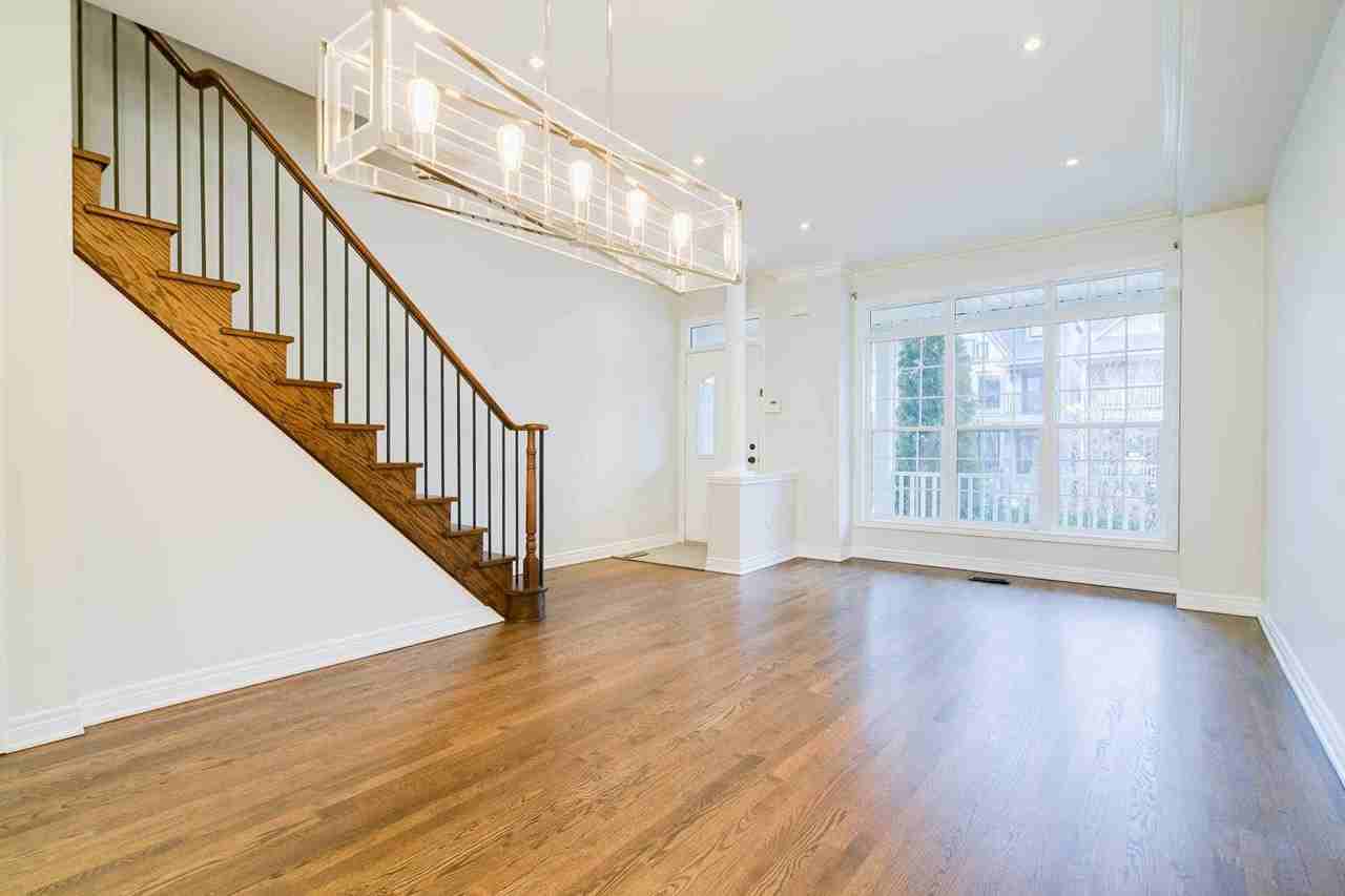 31 Sarah Ashbridge Avenue - Photo 3 of 15