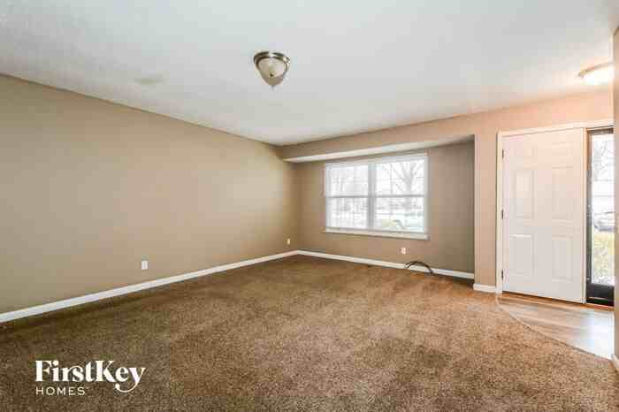 642 Fox Plains Dr - Photo 3 of 15