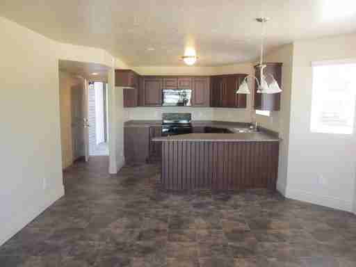 126 E Resaca Dr - Photo 3 of 12