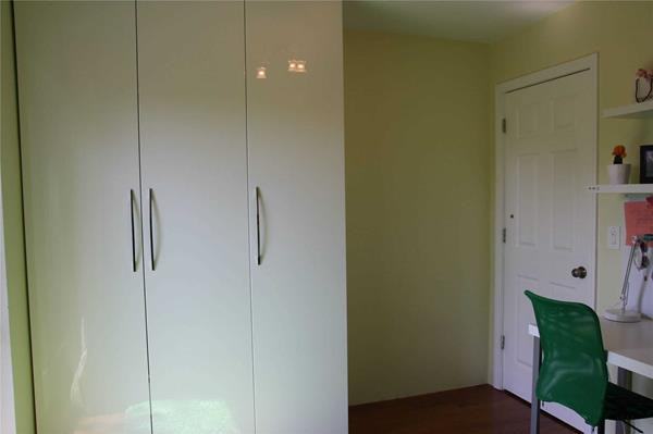 157 Medland Street - Photo 3 of 31