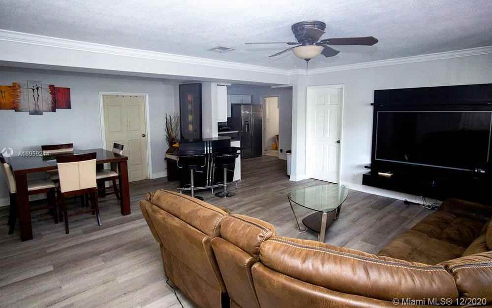 pembroke pines - Photo 2 of 8