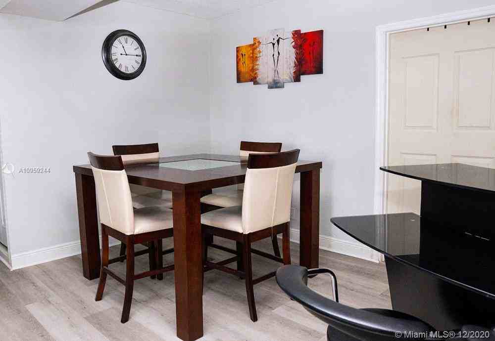 pembroke pines - Photo 3 of 8