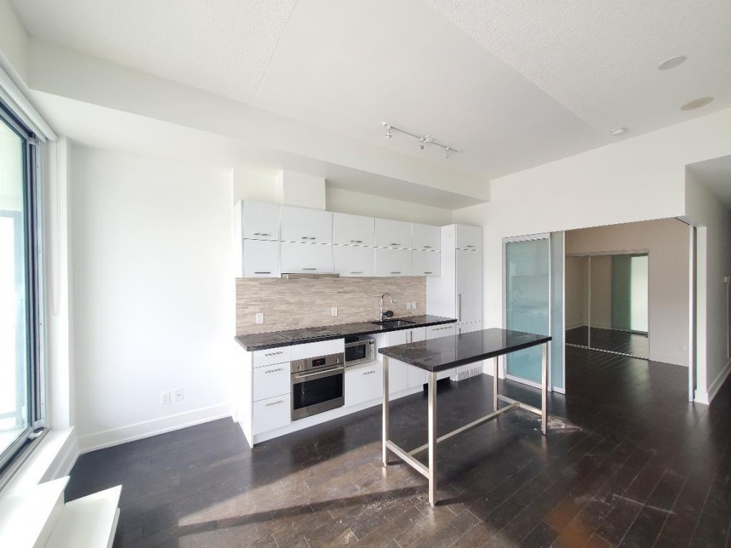 Signature Condominium #4411 - Photo 3 of 21