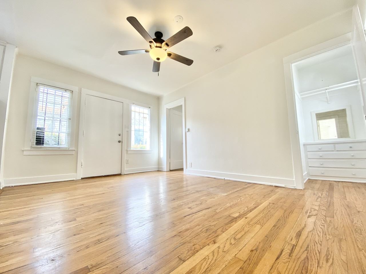 5414 1/2 Fountain Ave #A - Photo 3 of 6