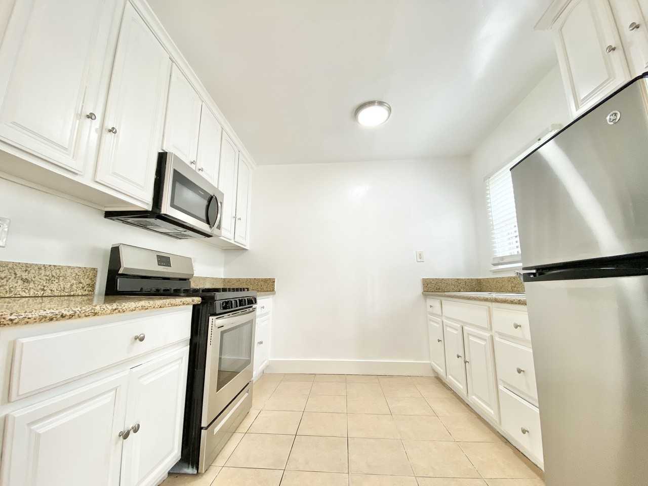 5414 1/2 Fountain Ave #A - Photo 2 of 6