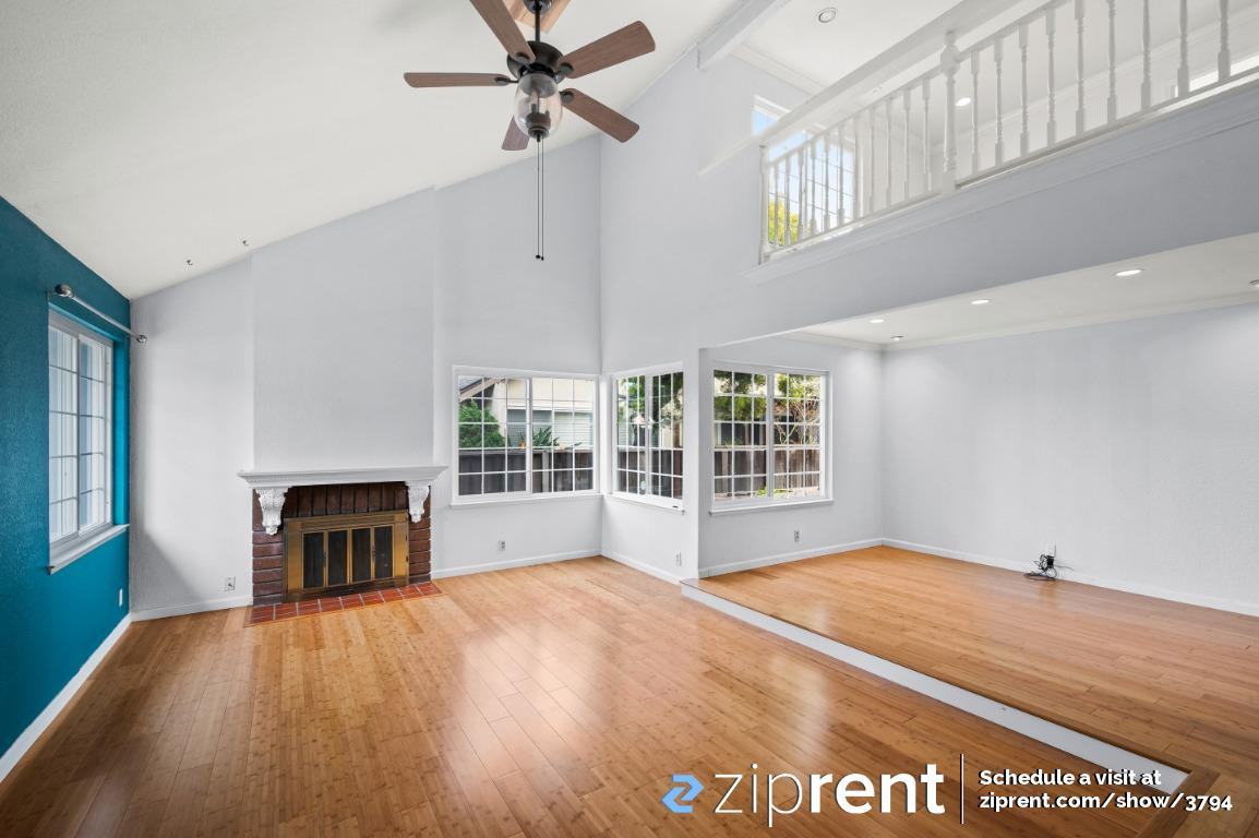 324 Marti Way - Photo 2 of 28