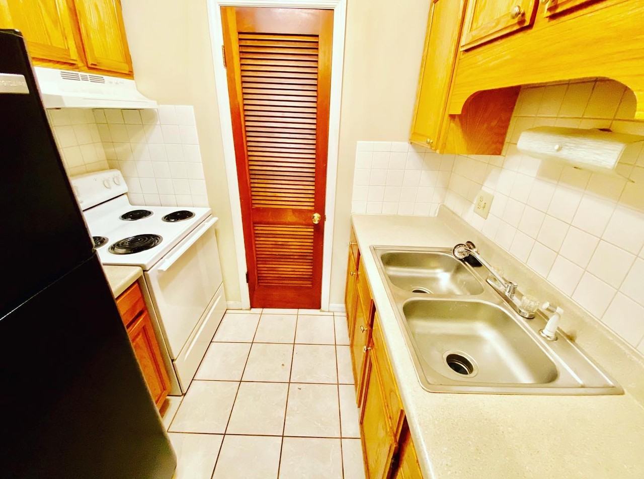 2715 Mount Vernon Ave #2715 - Photo 3 of 7