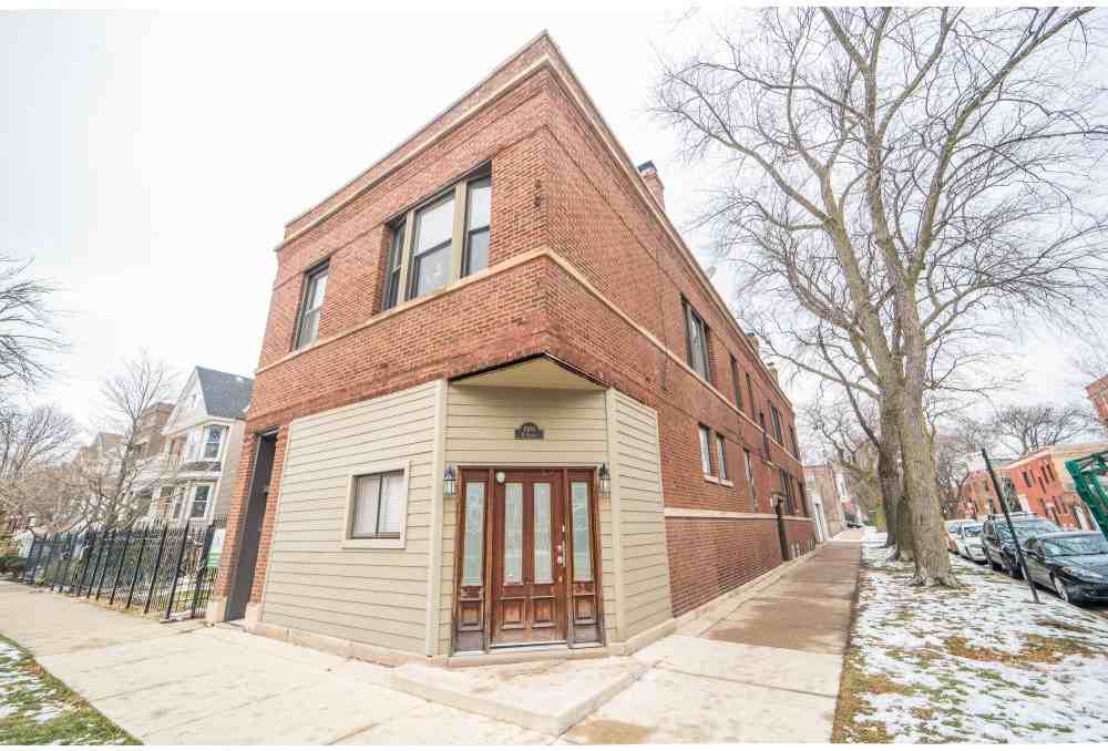 1900 West Oakdale Avenue - 2R #2R, Chicago, IL 60657 2 Bedroom