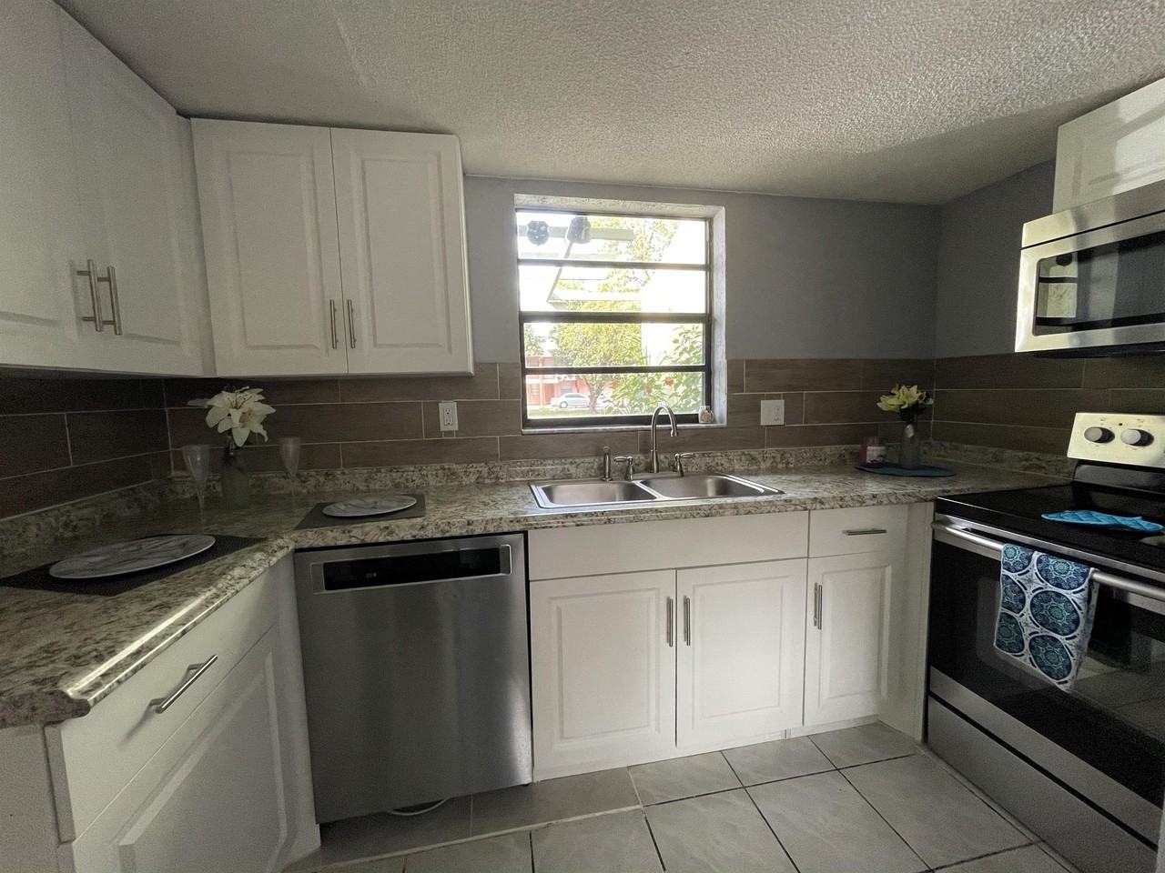 20511 Nw 15th Ave #573 - Photo 4 of 23
