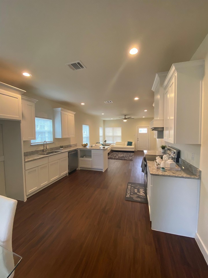 1821 Wellington St #1 - Photo 6 of 21
