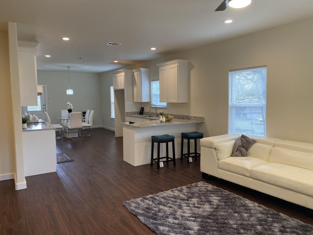 1821 Wellington St #1 - Photo 5 of 21