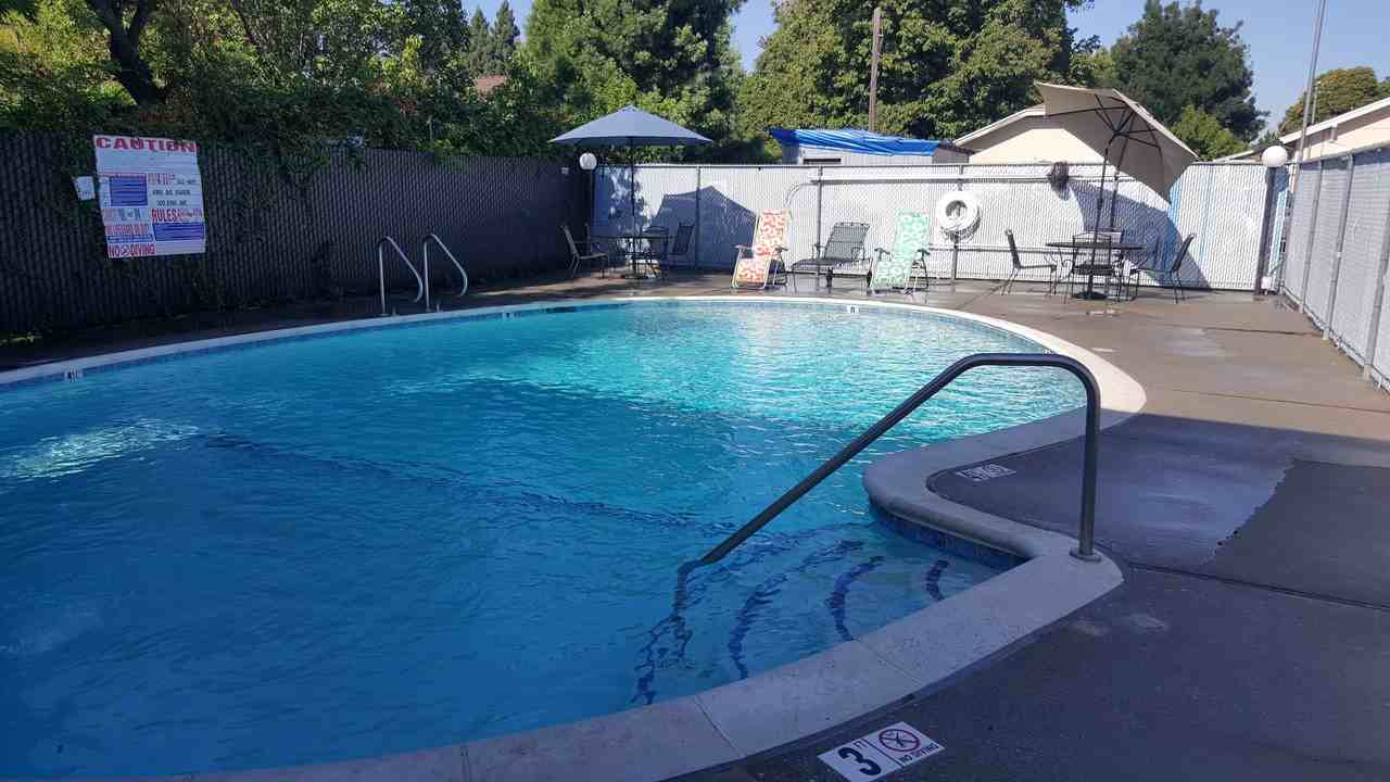 500 King AvenueUnit 18 #18 - Photo 2 of 6