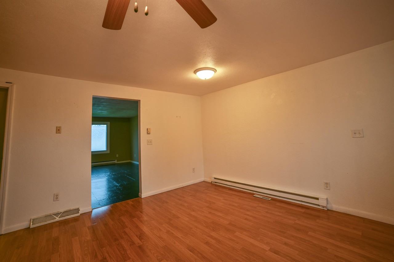 720 Fairwood Dr #4 - Photo 5 of 15