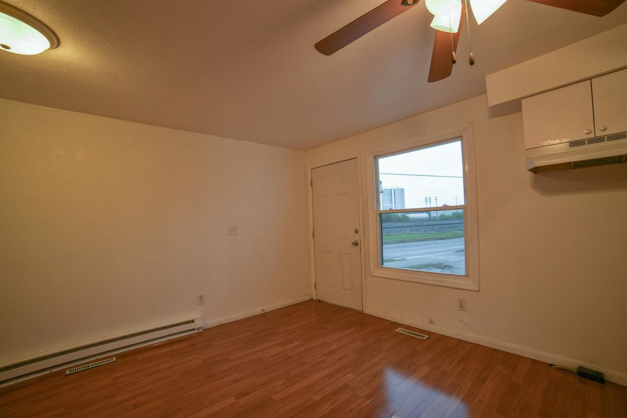 720 Fairwood Dr #4 - Photo 6 of 15