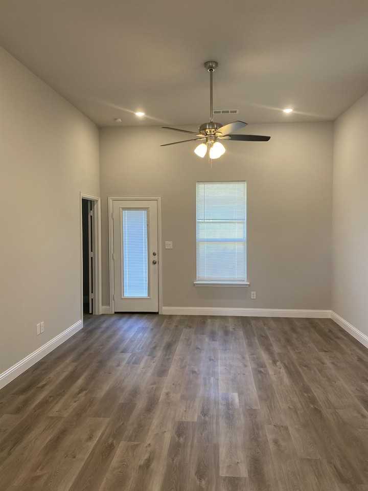 1709 Wright St #1 - Photo 4 of 16