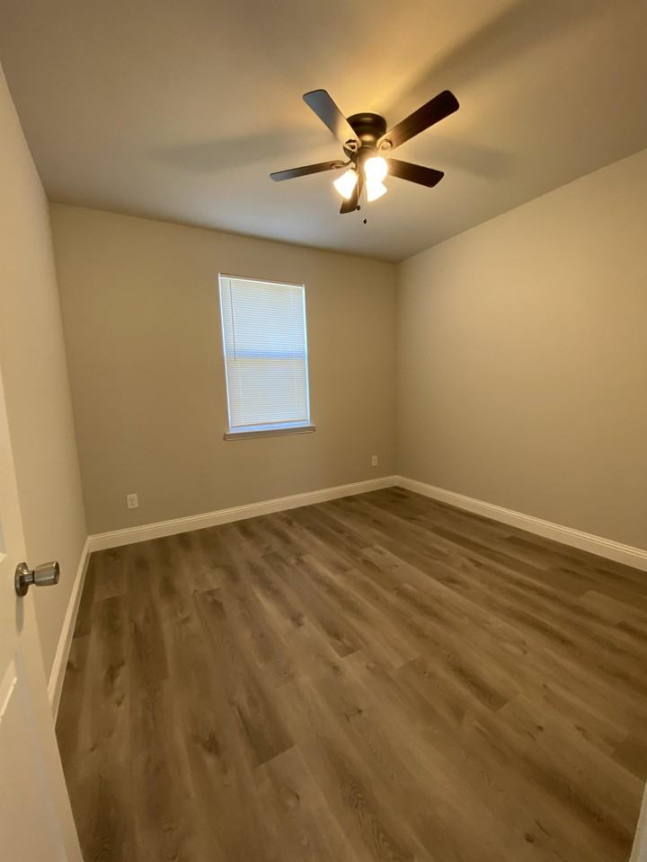 1709 Wright St #1 - Photo 6 of 16