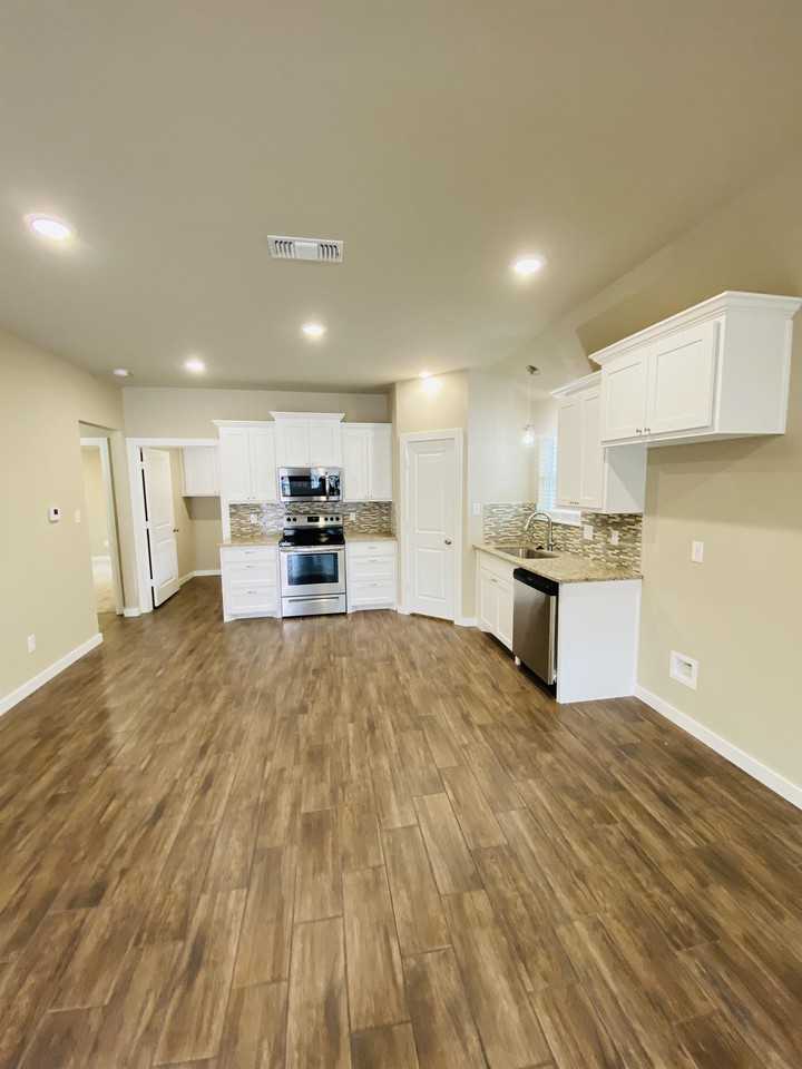 307 N Colbert Ave #1 - Photo 3 of 24