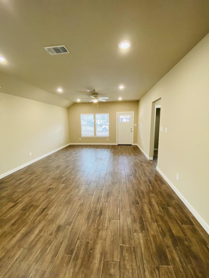 307 N Colbert Ave #1 - Photo 6 of 24