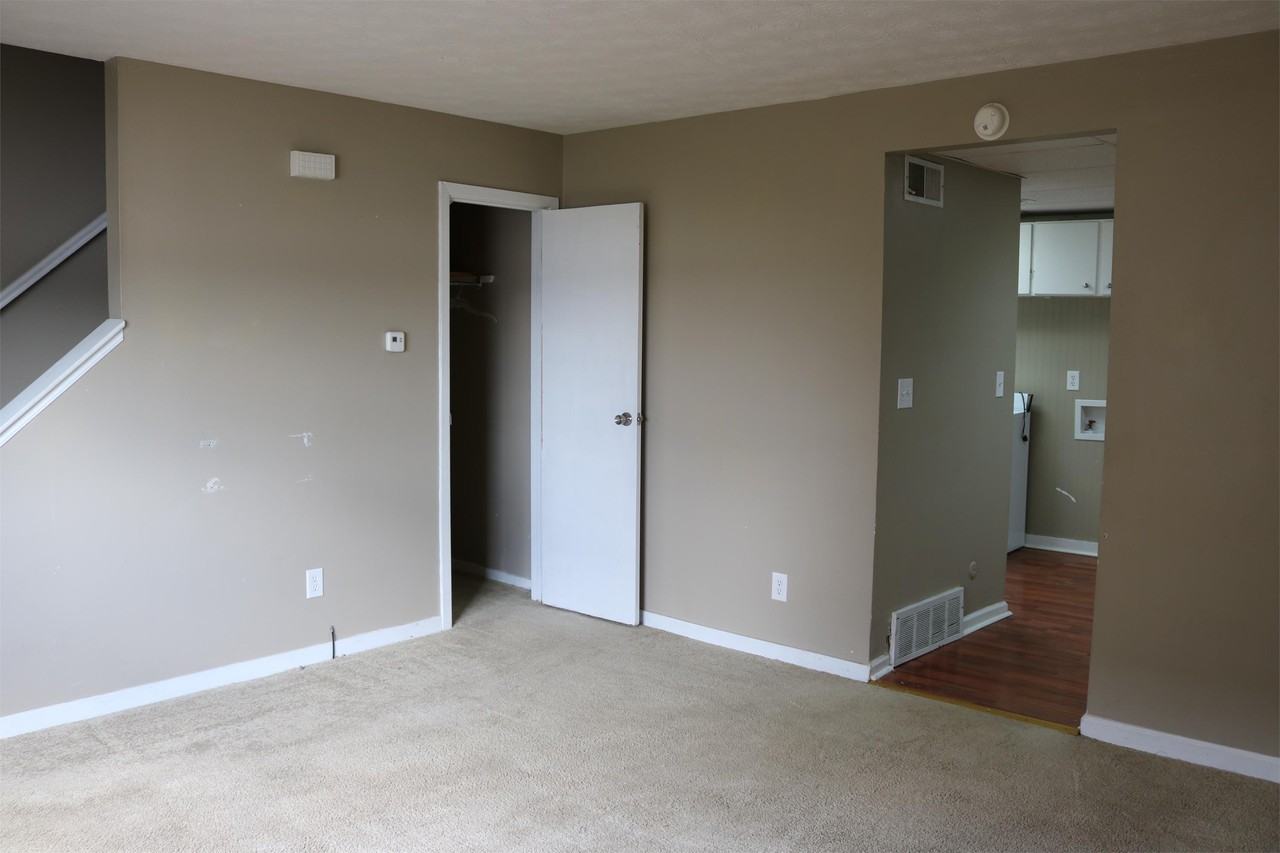 60 Rosslyn Street #5 - Photo 3 of 11