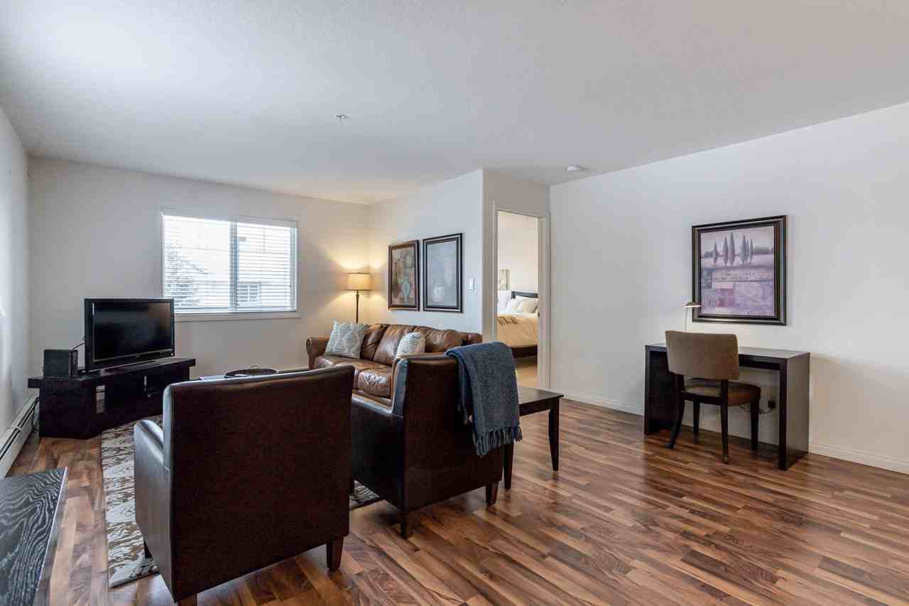 202 202 - Photo 2 of 33