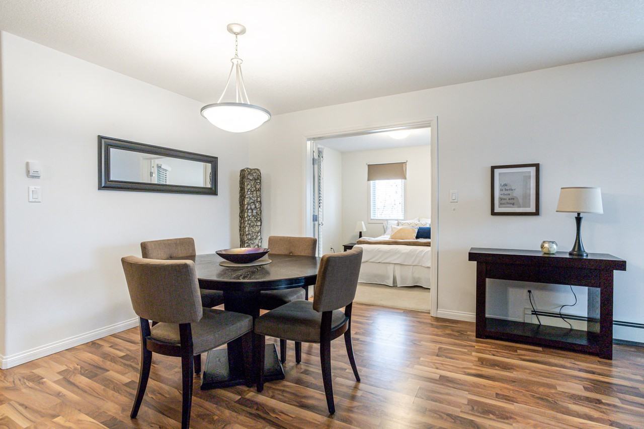 202 202 - Photo 3 of 33