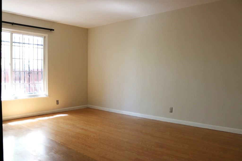 2324 35th Ave #2324 - Photo 2 of 11