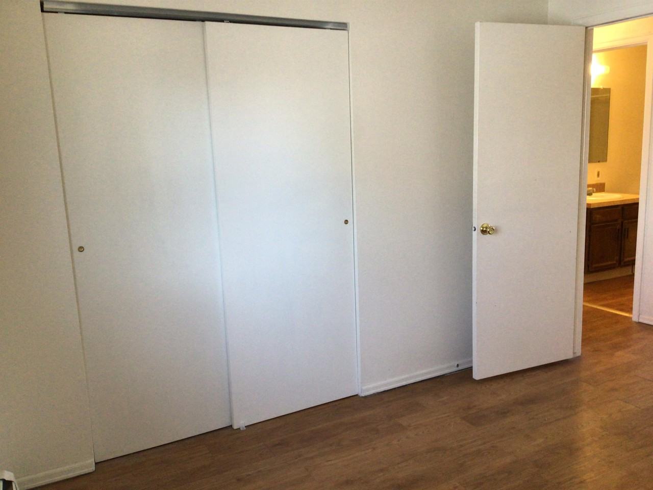 828 West 10th Street #828 - Photo 7 of 21