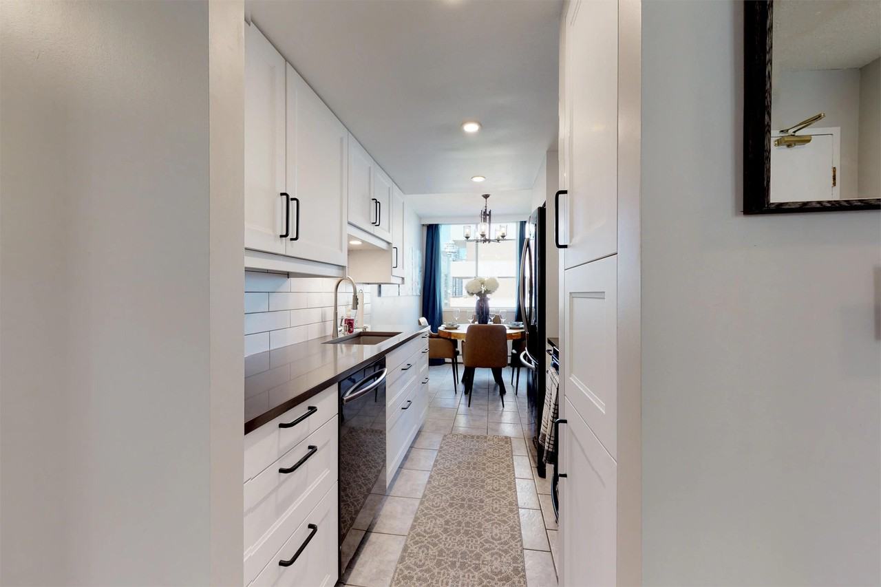 9903 1104, 9903 104 Street Northwest #1104 - Photo 4 of 29