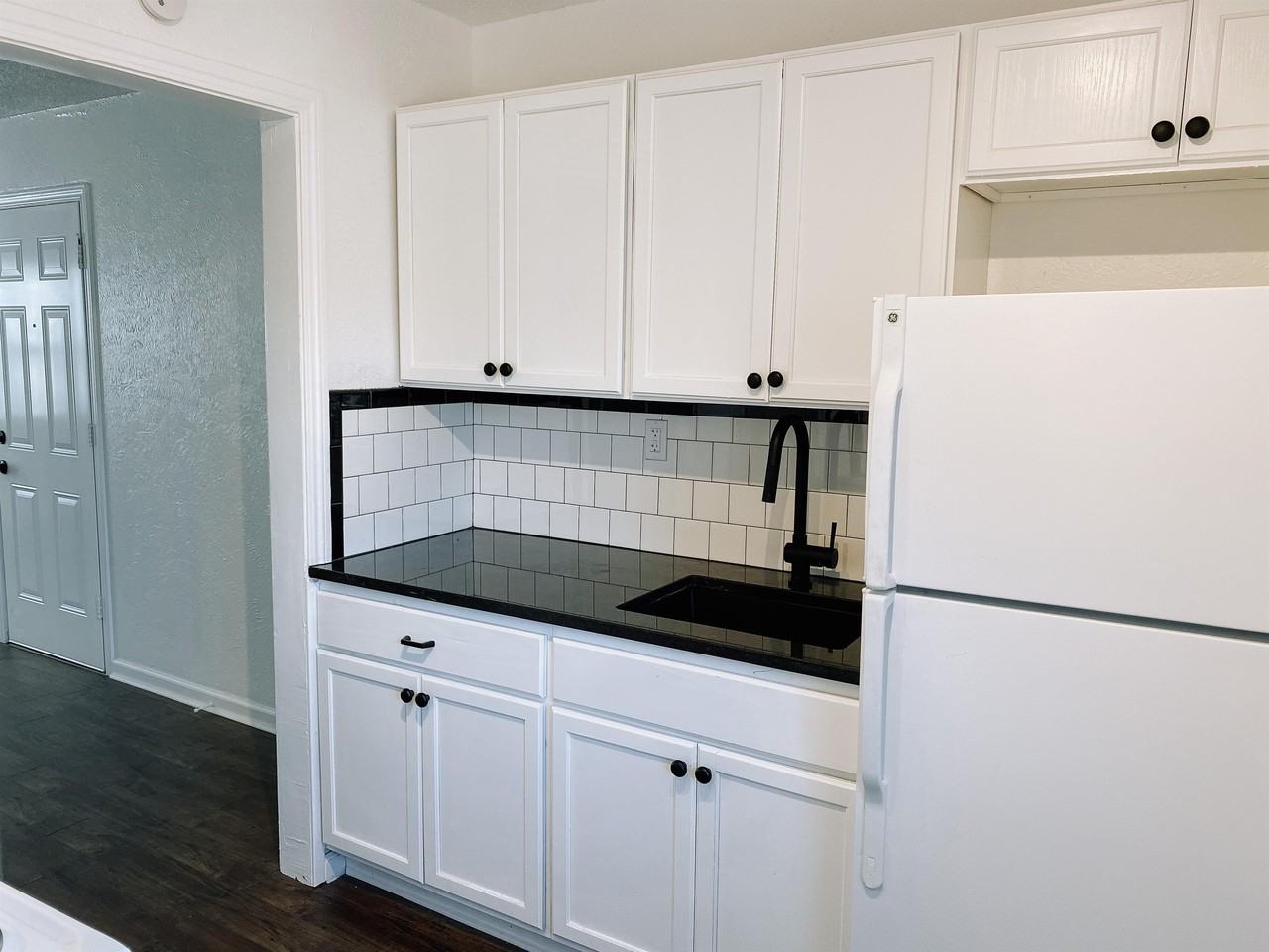 1722 N Lindsay Ave #3 - Photo 2 of 15