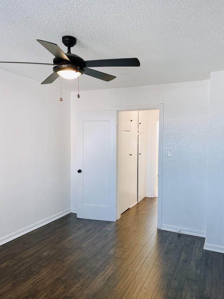 1722 N Lindsay Ave #3 - Photo 6 of 15