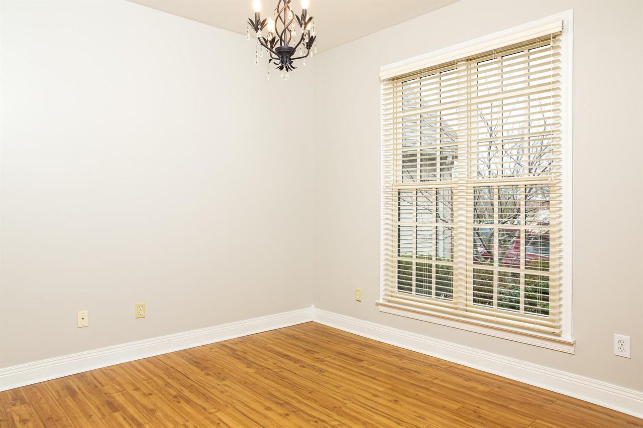 332 Cedar Mill Cir - Photo 3 of 24