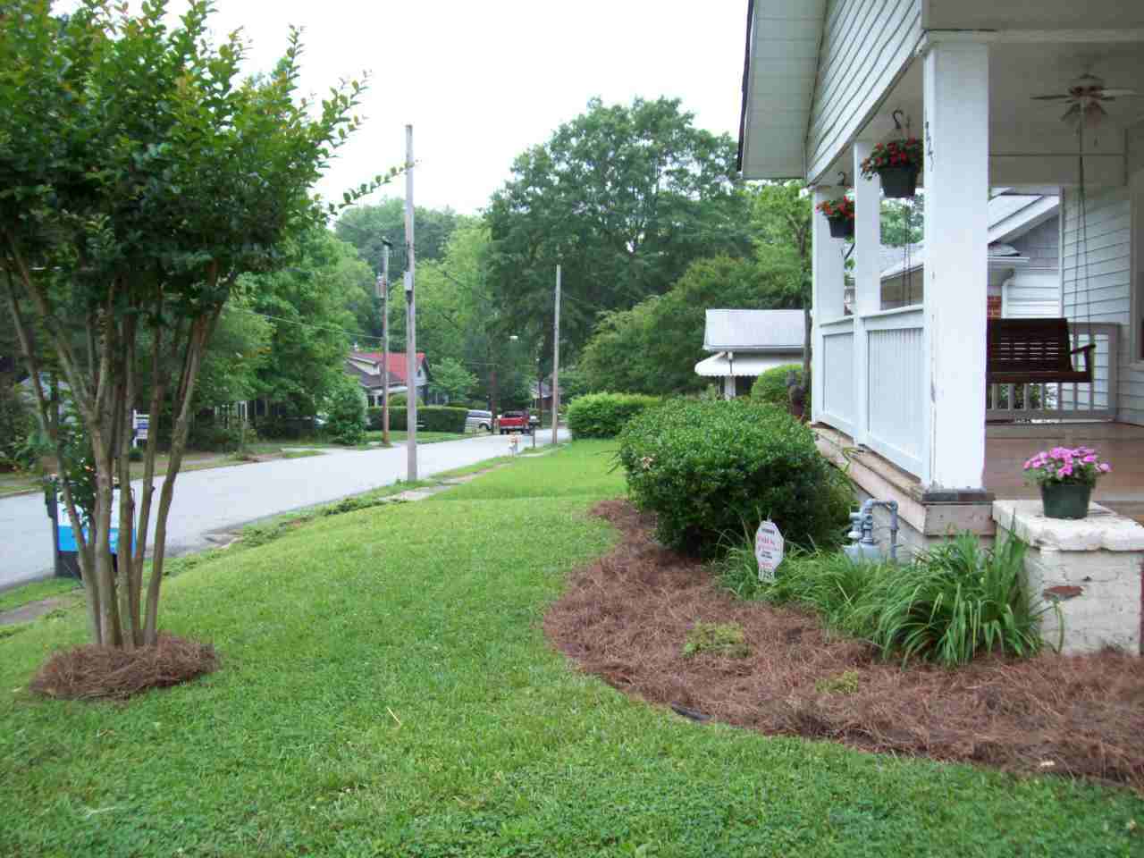 1825 Thompson Ave #1 - Photo 4 of 29
